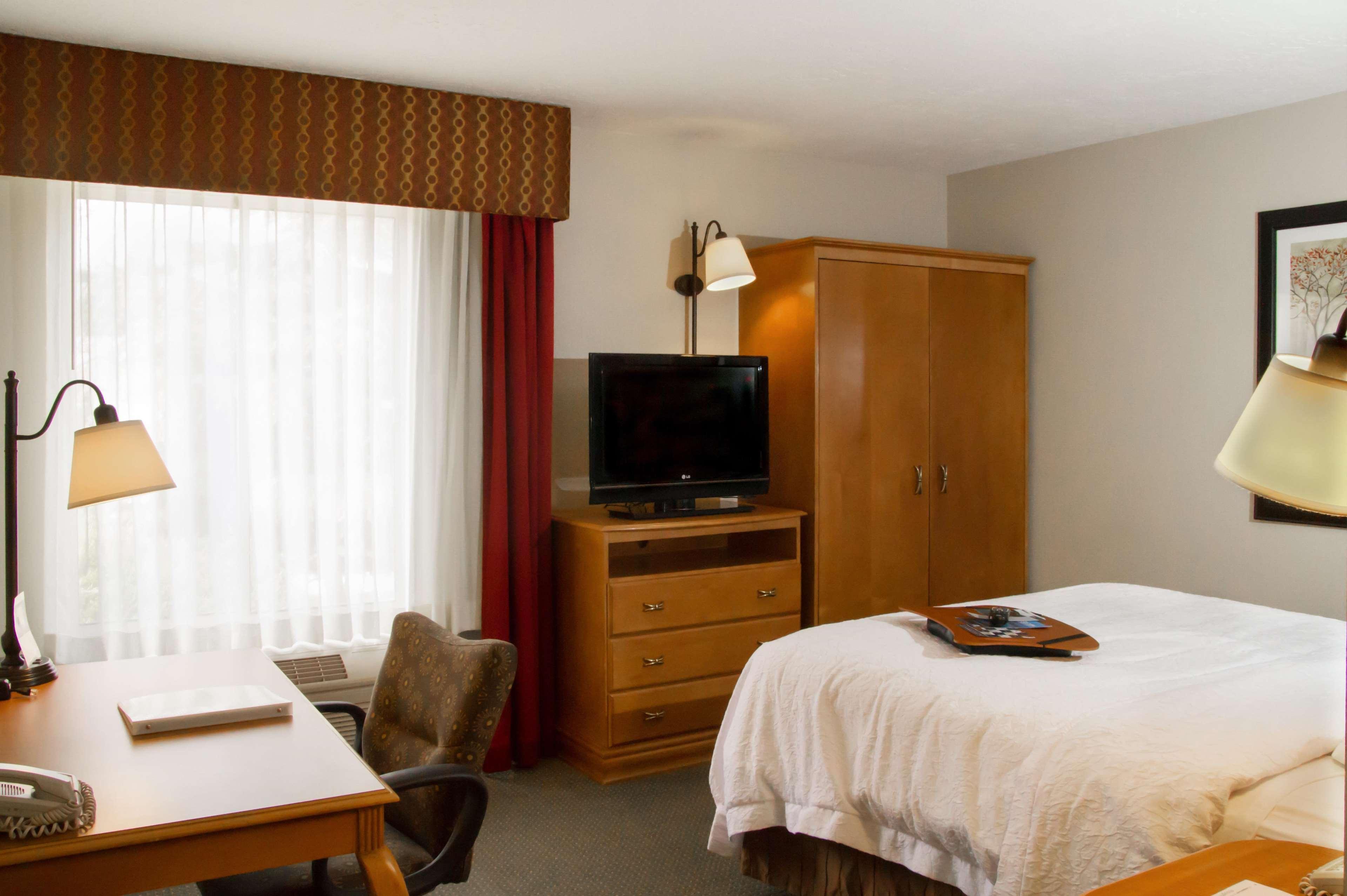 Hampton Inn Cedar Stadt Exterior foto
