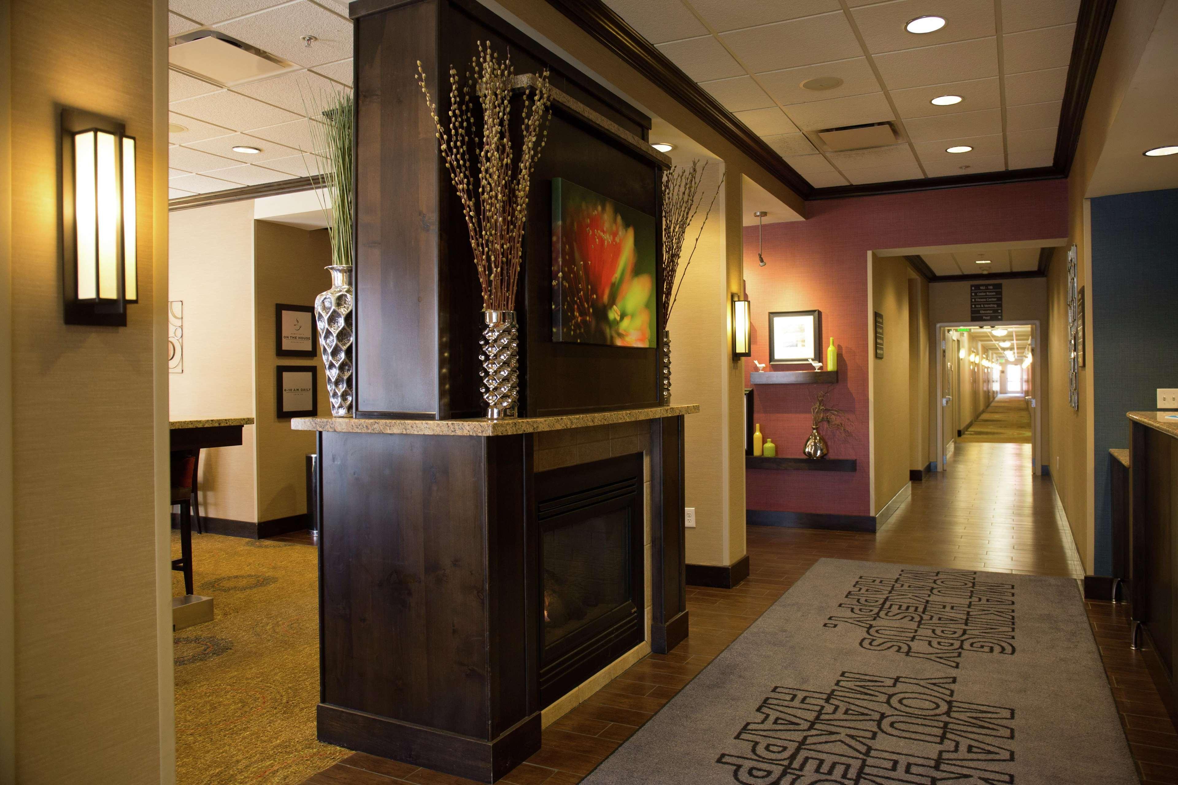 Hampton Inn Cedar Stadt Exterior foto