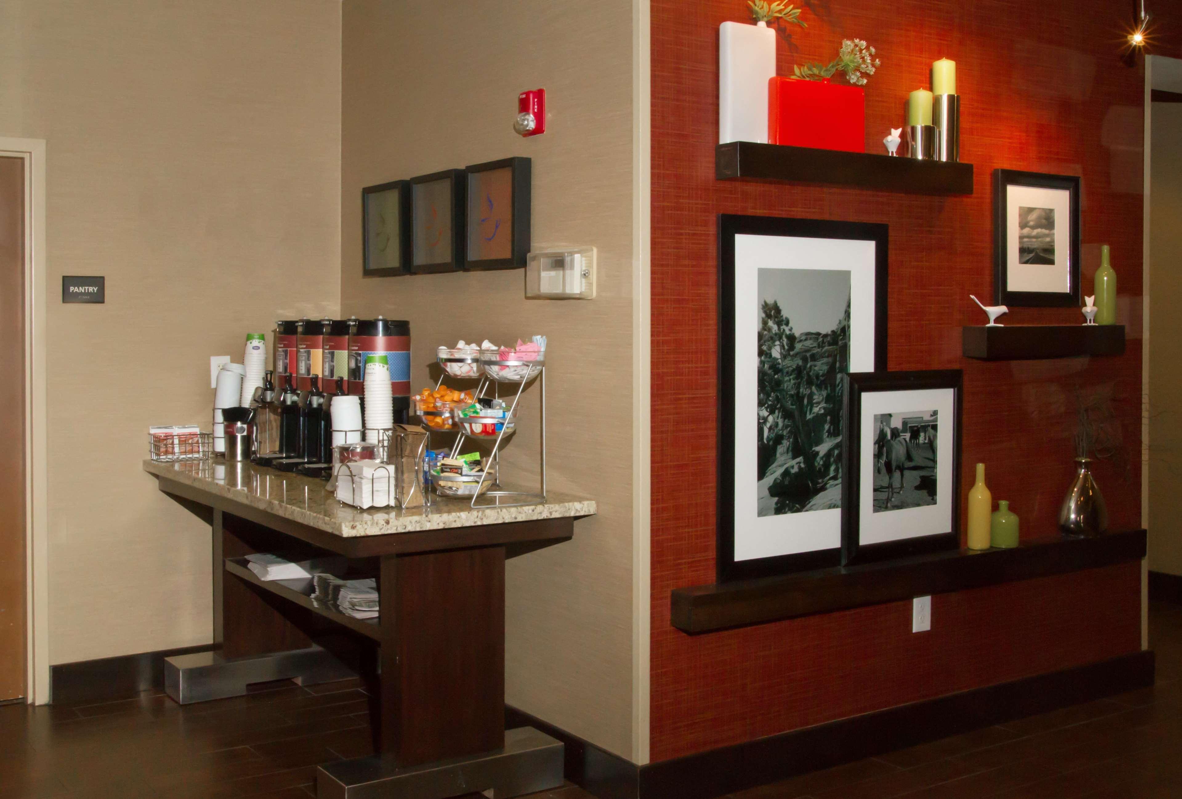 Hampton Inn Cedar Stadt Exterior foto