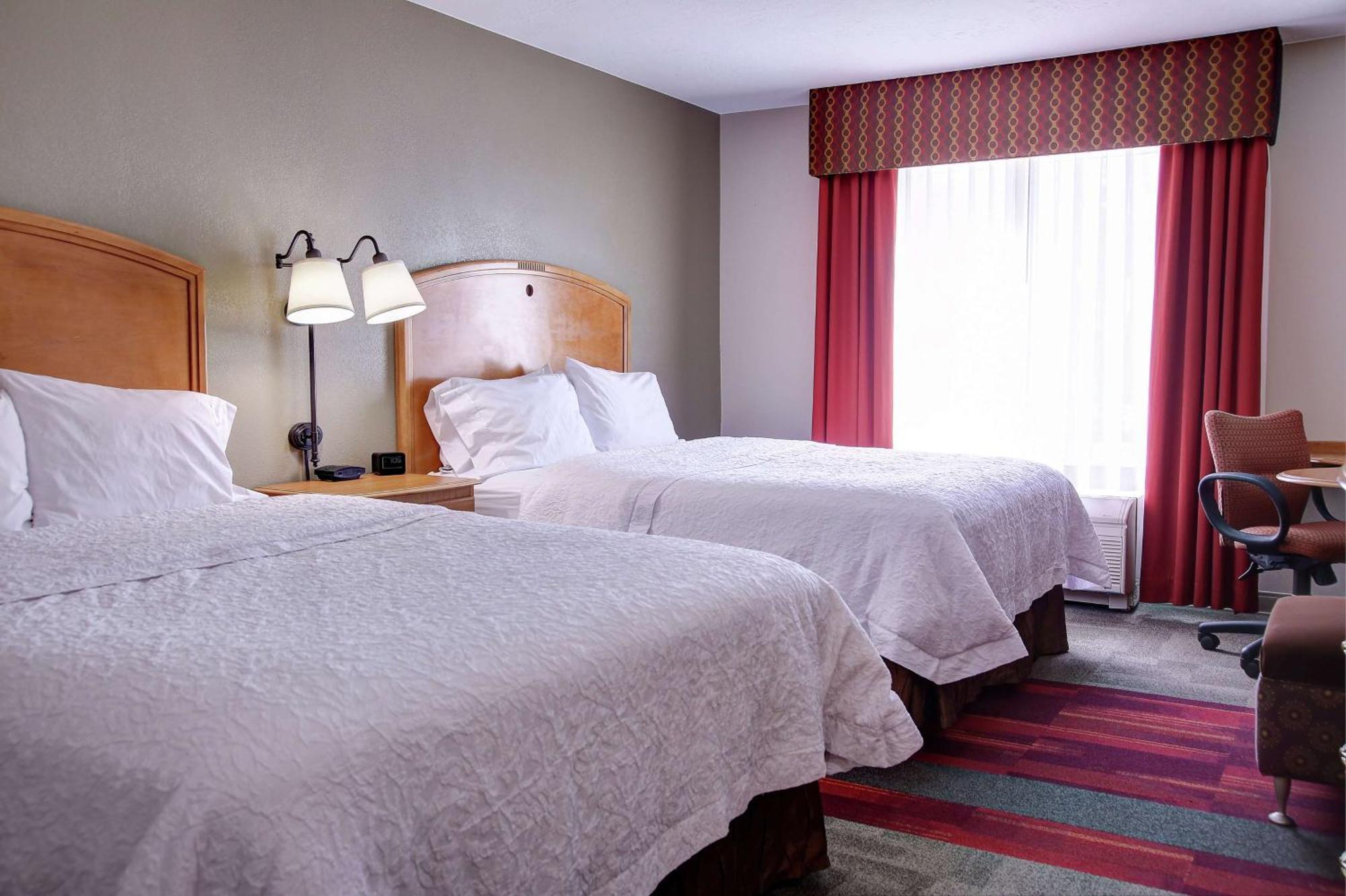 Hampton Inn Cedar Stadt Exterior foto